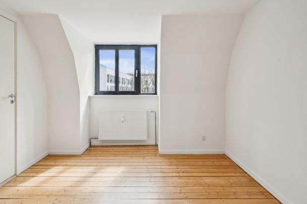 <b>Centralt beliggende og indbydende 2-værelses lejlighed – Løkkegade, Aalborg</b> - Photo 1