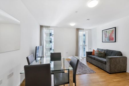 SHORT LET 2 bedroom apartment Clover Court, E14 - Photo 3