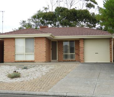 Central Goolwa location with secure parking - Photo 5