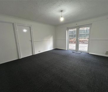 4 bedroom terraced house to rent - Photo 2