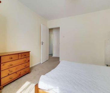 Burbage Close, Bermondsey, London, SE1 - Photo 3