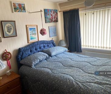 3 bedroom semi-detached house to rent - Photo 4