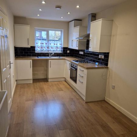 3 bedroom terraced house to rent - Photo 5