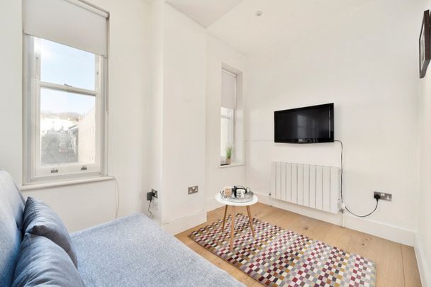 Room in a Shared Flat, Clarence Square, BN1 - Photo 1