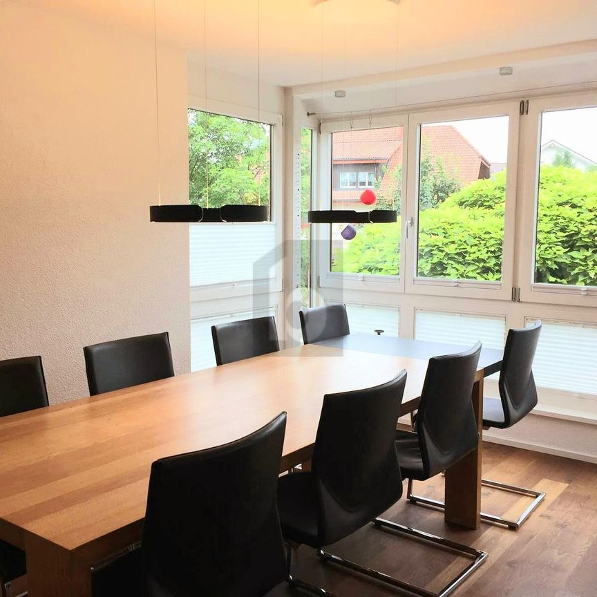 CHARMANT UND RUHIG MIT IDYLLISCHEM GARTEN - Foto 1