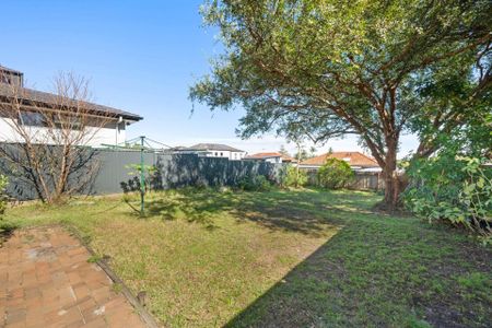 Charming 3-Bedroom Family Home - Photo 2