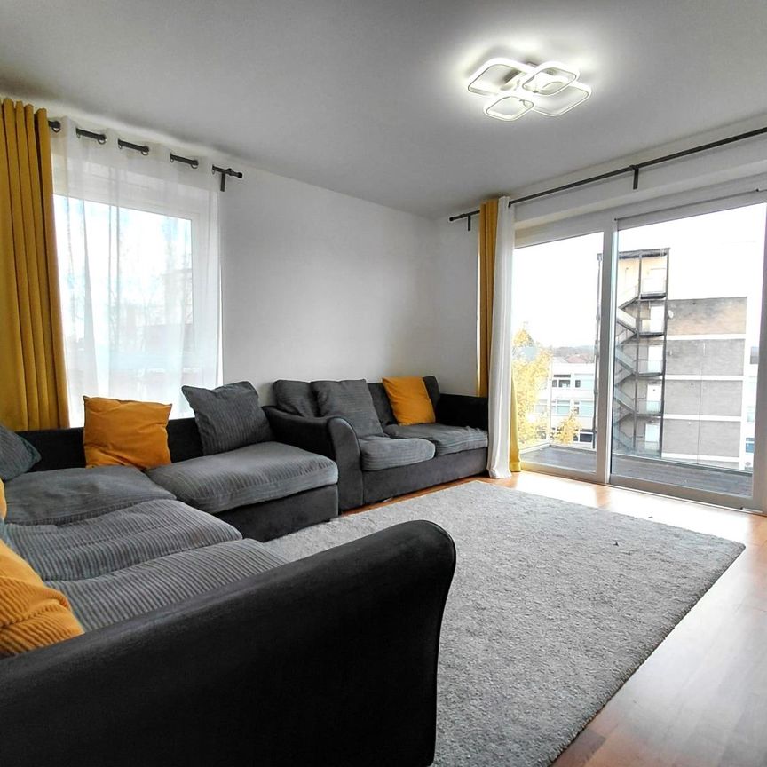 Aquarius Court, Edgware, London - Photo 1