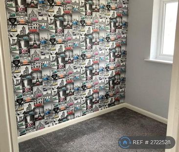 2 bedroom semi-detached house to rent - Photo 4