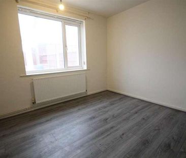 Manor Drive, Featherstone, Pontefract, WF7 - Photo 2