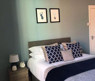 1 bedroom in a flat share to rent - Photo 3