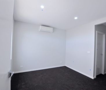 4 bedroom Townhouse, 3 bathrooms - NEW!! - Photo 3