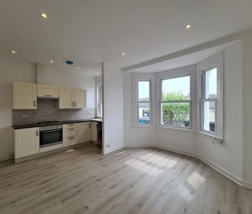 2 Bed Flat, Blatchington Road, BN3 - Photo 1