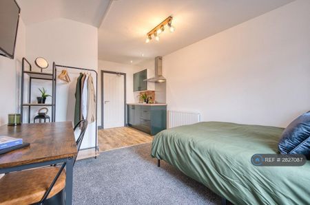 Studio to rent - Photo 5