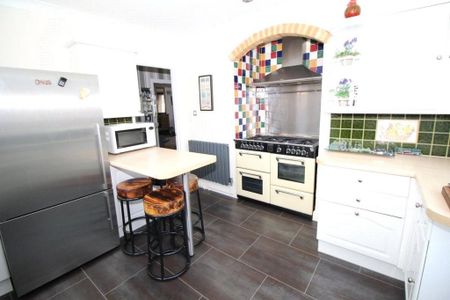 4 bedroom property to rent - Photo 3