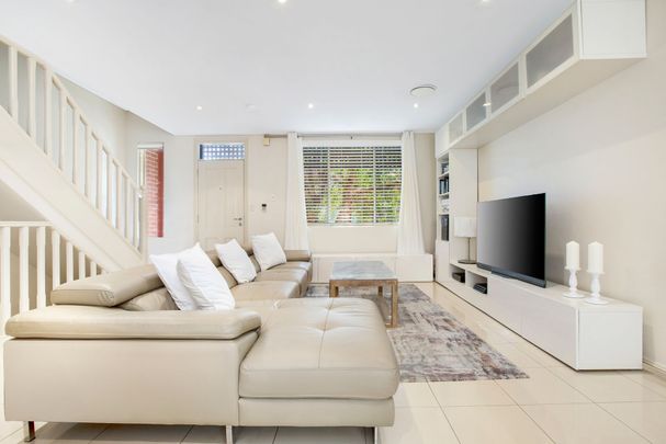 Three Bedroom Bondi Townhouse - Photo 1