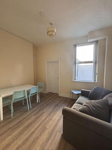 Flat 1, 91 Fitzroy Avenue, Belfast, BT7 1HU - Photo 3