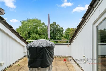 Helle Dachgeschosswohnung mit Einbauküche und Tageslichtbad in ruhiger Wohnlage von Dossenheim - Foto 2