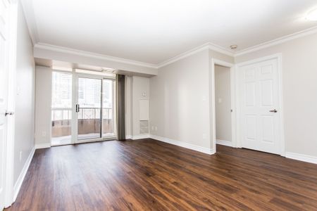 For Lease - 310 Burnhamthorpe Road Unit# 301, Mississauga, Ontario - Photo 2