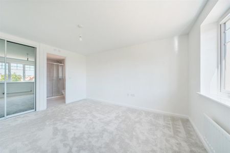 3 bedroom detached house to rent - Photo 2