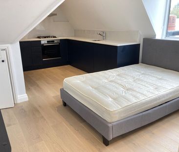 Room in a Shared Flat, Ealing Common, W3 - Photo 1