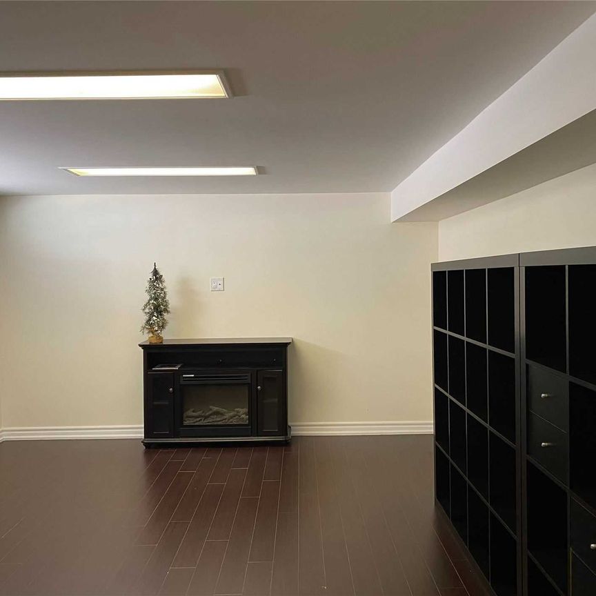 For Lease - 32 Caronport Crescent, Toronto, Ontario - Photo 1