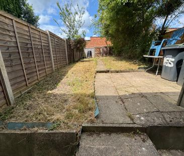 2 bedroom ground floor flat to rent - Photo 5