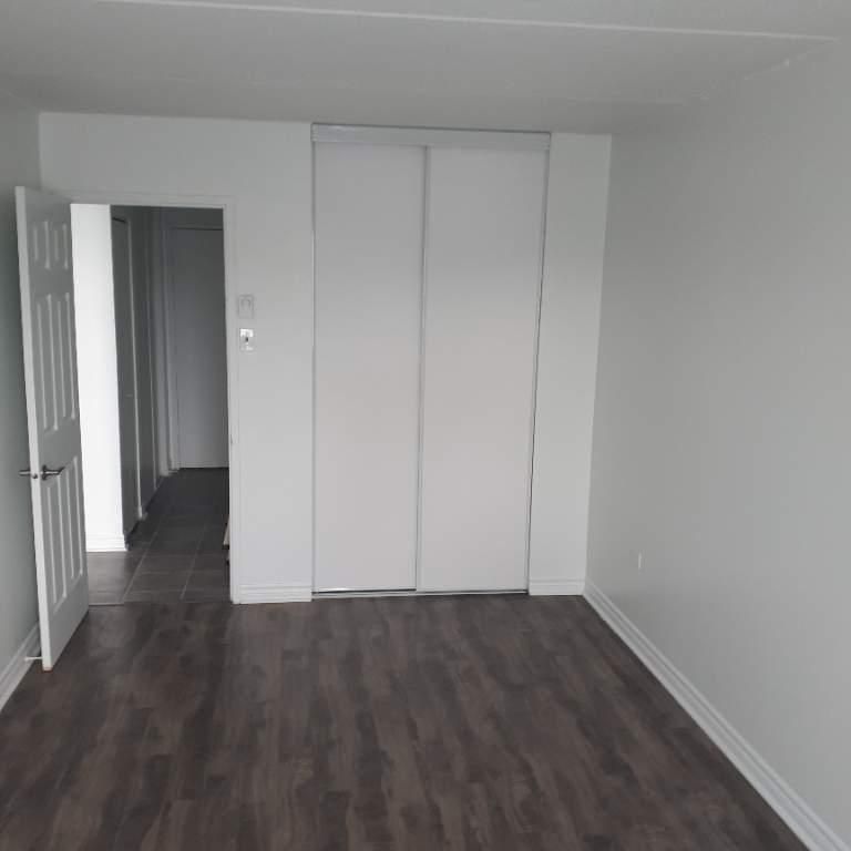 Très Bel Appartement 3 1/2 à Louer - Boulevard Des Sources - DDO - Aussi 4 1/2 - Photo 1