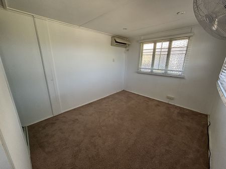 Conveniently located - Photo 5