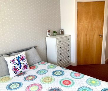 2 bedroom flat to rent - Photo 3