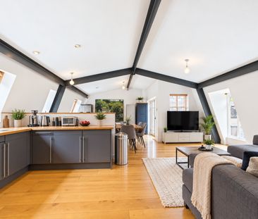 2 Bedroom Apartment, Earlham Street,, Covent Garden, WC2H - Photo 1
