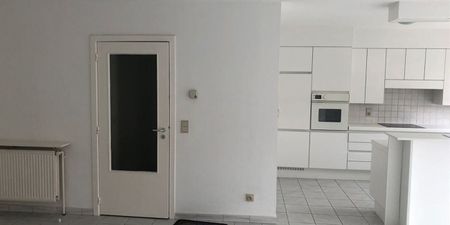 Appartement te huur in Kortrijk voor € 750 met 2 slaapkamers - Photo 3