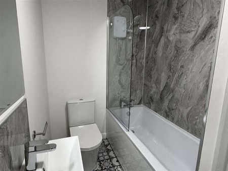 New Queen Street, Scarborough, YO12 - Photo 4