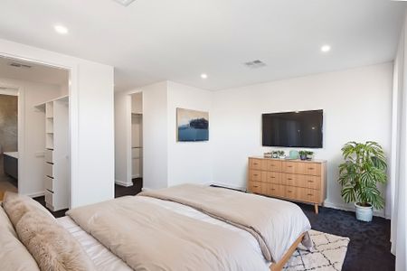 16A Louise Street, Brighton East VIC 3187 - Townhouse For Rent | Domain - Photo 2