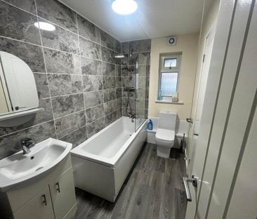 2 bedroom maisonette to rent - Photo 2