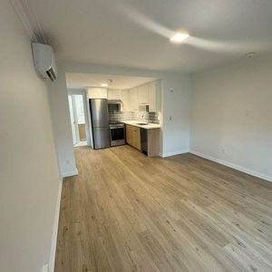 For Lease - 167 Thirtieth Street Unit# 3, Toronto, Ontario - Photo 2