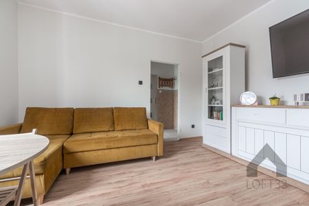 Wyposażone mieszkanie dwupokojowe na osiedlu Energetyków w Jaworznie do wynajęcia | Spacer 3D - Zdjęcie 3