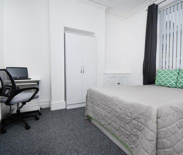 1 bed house share to rent in Linden Street, Burnley, BB10 - Photo 2