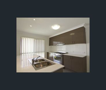 29 Foreshore Drive, Springfield Lakes, Qld 4300 - Photo 4