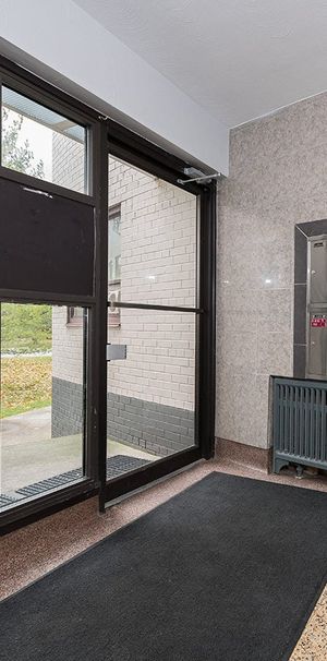 Crown Hill Place Apartments - Photo 1