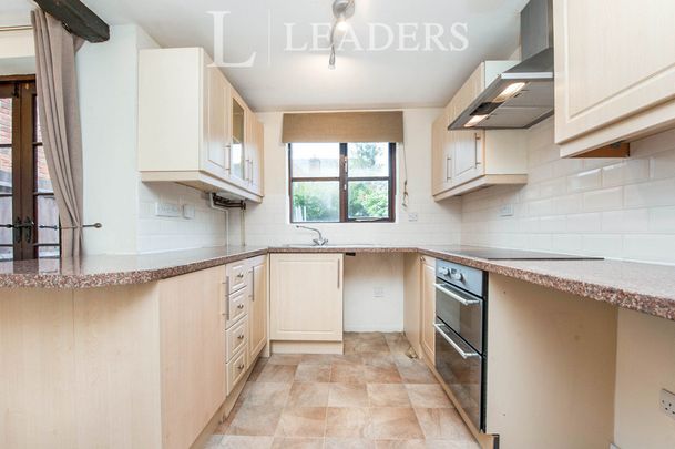 2 bedroom house to rent Haycroft Close, Bishops Cleeve, Cheltenham, GL52 - Photo 1