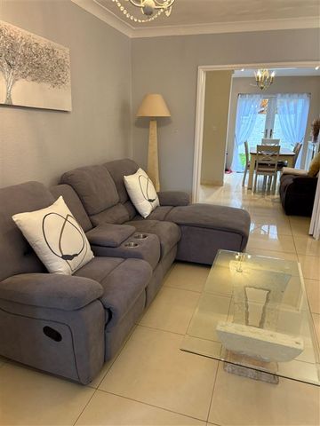 2 Woodview Park Castleknock , Castleknock, Dublin 15 - Photo 3