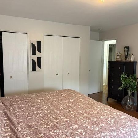 Appartement à louer - grand 4 1/2/ App for rent-large 2 bedrooms - Photo 4