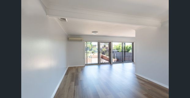 Spacious freestanding 3 bedroom house - Photo 1