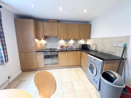 Apt 9 Academy House, 1 College Drive, Wellington Square, Belfast, BT7 3LF - Photo 5