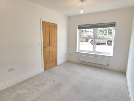 3 bedroom semi-detached house to rent - Photo 3