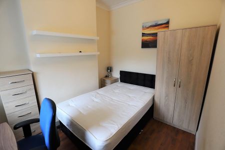 4 bedroom terraced house to rent - Photo 5