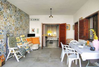 2 BEDROOM VILLA IN MIL PALMERAS