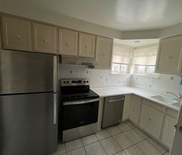 For Lease - 426 Seabourne Drive Unit# Main Floor, Oakville, Ontario - Photo 6