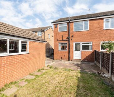 Beech Crescent, Castleford - Photo 1