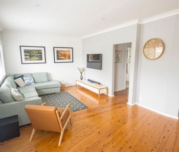 Coastal living at its best moments to Toowoon Bay beach and Long Jetty - Photo 1